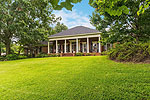 Front view at 6202 Henley Way in Henley Hedge, Montgomery, AL. Professional photos and tour by Go2REasssistant.com